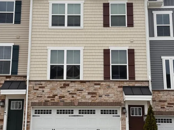 118 Twinleaf Way, Lake Frederick, VA 22630