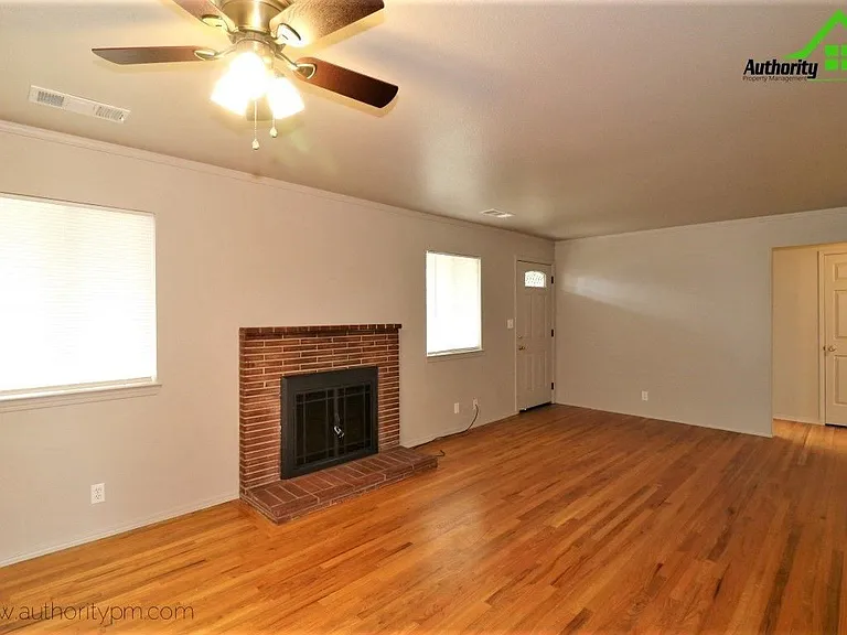 3909 Mercury Dr — Photo 10