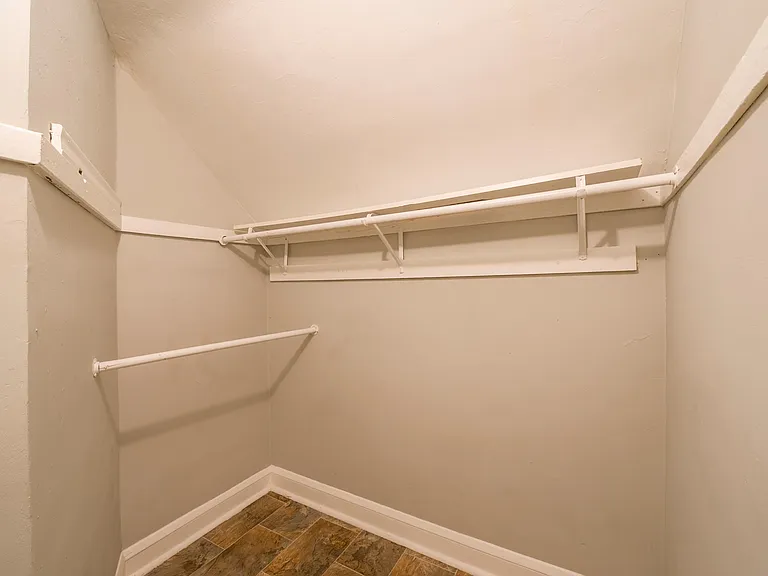 202 East 27th St — Photo 10