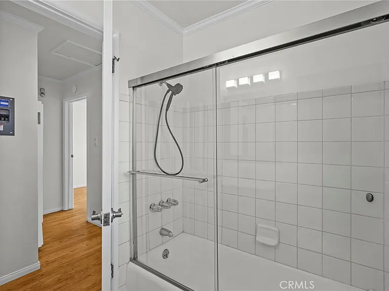 3027 E 3rd St #3 — Photo 5