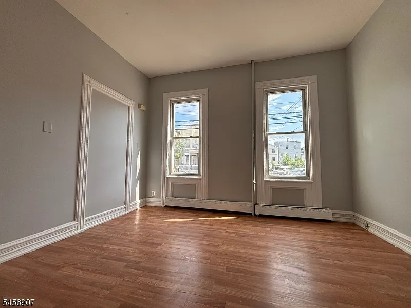 2 bed, 1.0 bath, $1,900 — Photo 4