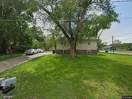 802 SE 10th St Photo 1