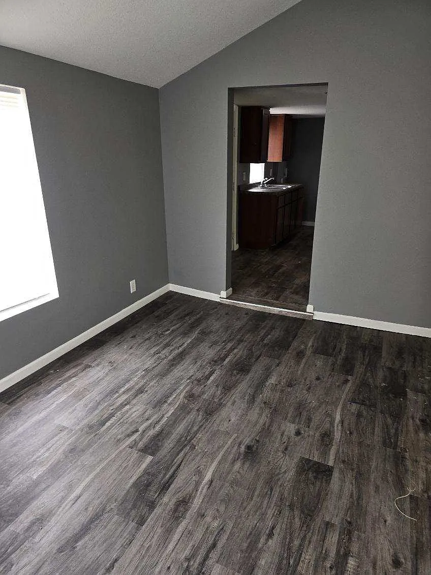 2 bed, 725 sqft, $1,200 — Photo 3