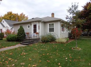 702 Fairview Ave, Manistee, MI 49660