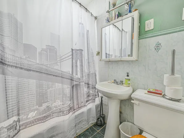 210 62nd Street image 12 of 22