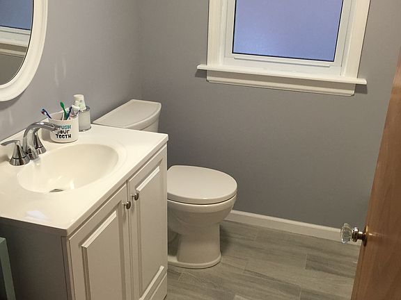 2nd floor bathroom