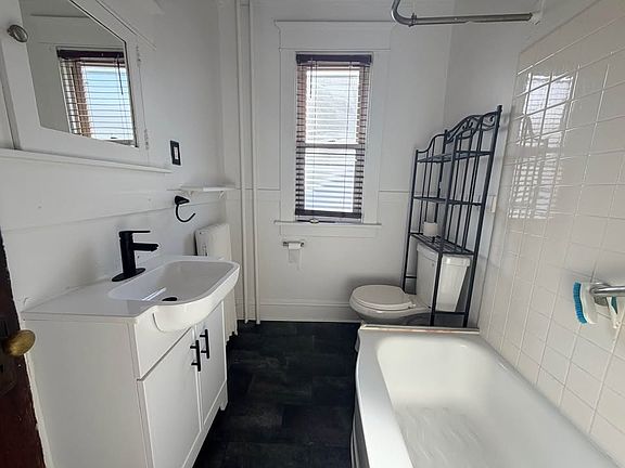 2nd image of 41 Barrows St #1
