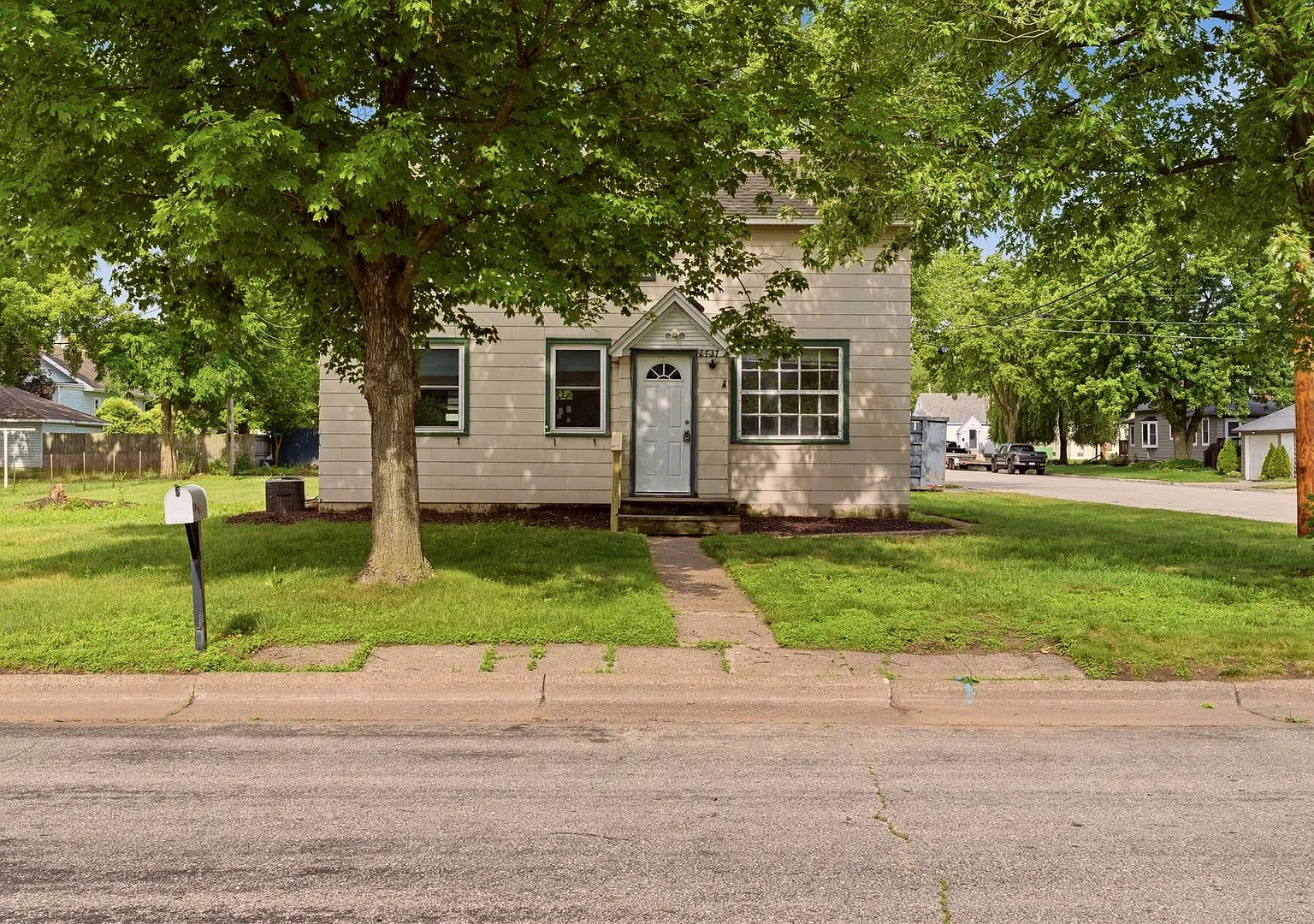 4 Bedroom Northside Single Family Home — Photo 3