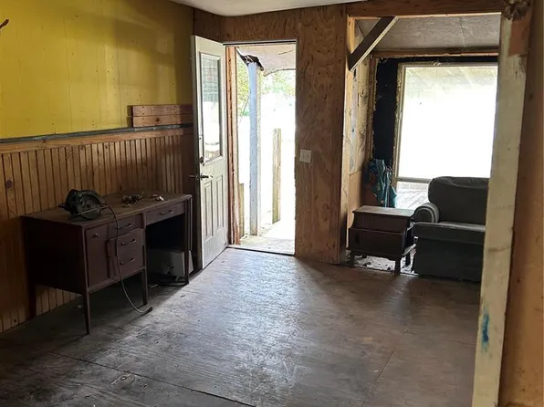 1026 W Highway 17 Ter, Houston, MO 65483