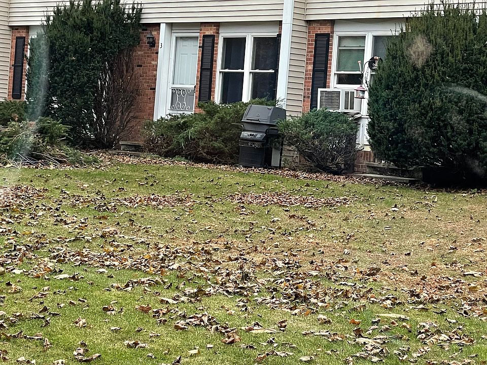 1st image of 961 Mill Pond Rd #1