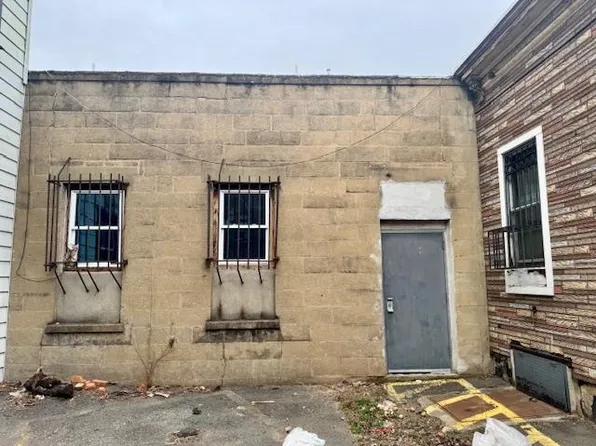 2404 Summit Avenue image 8 of 16