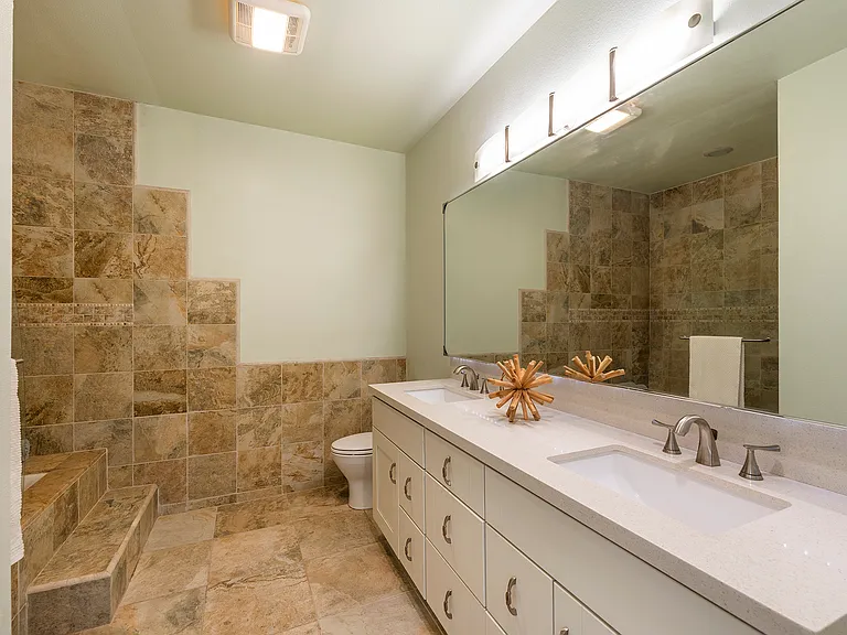 320 S Del Giorgio Rd — Photo 5