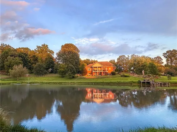 2985 Bradshaw Rd, Mooresville, NC 28115