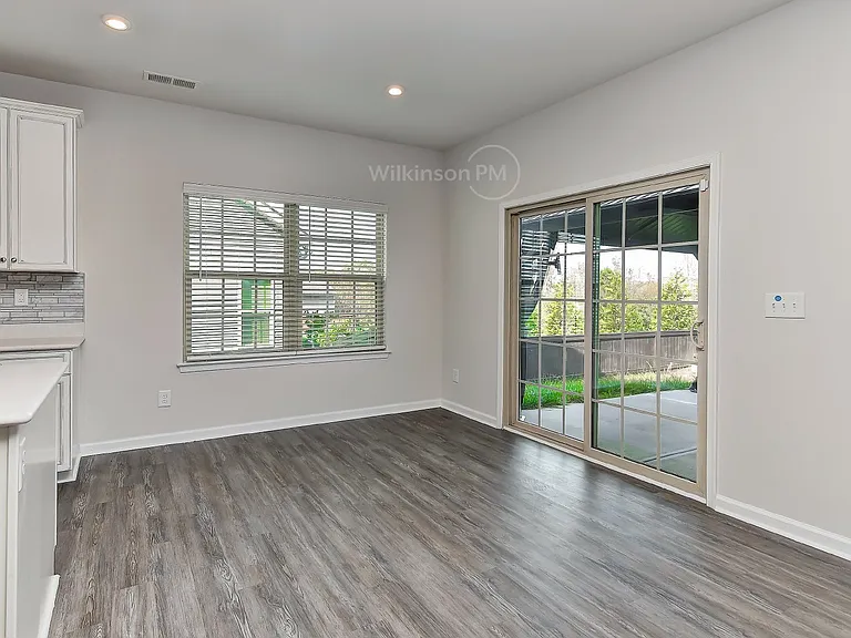 1868 Scarbrough Cir — Photo 18