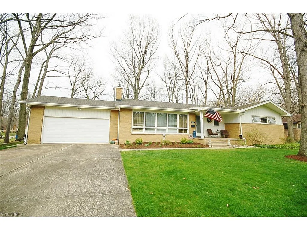1619 Squaw Ct photo 1