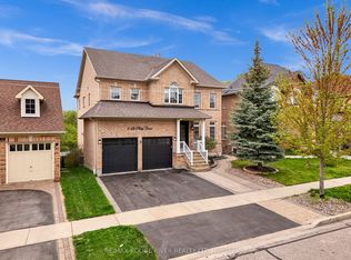 8 Saint Philip Ct, Whitby, ON L1P 0A5