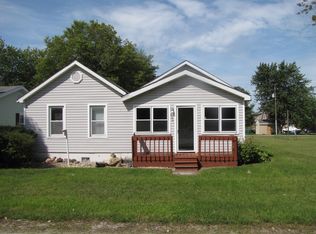 870 N 6th St, Carbon Hill, IL 60416
