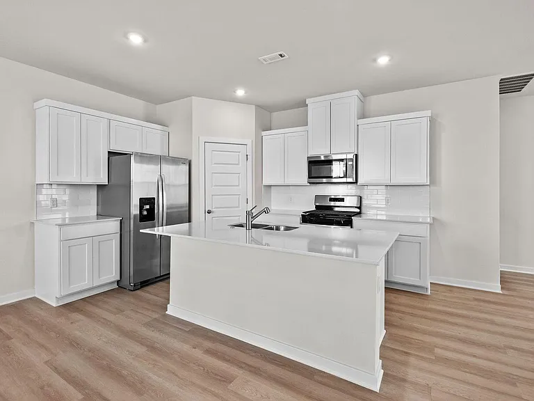 158 S Broyles St — Photo 2