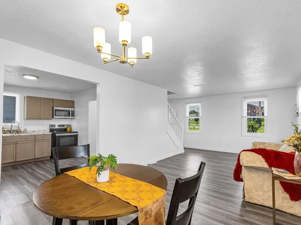 27 Hickory St, Springfield, MA 01105