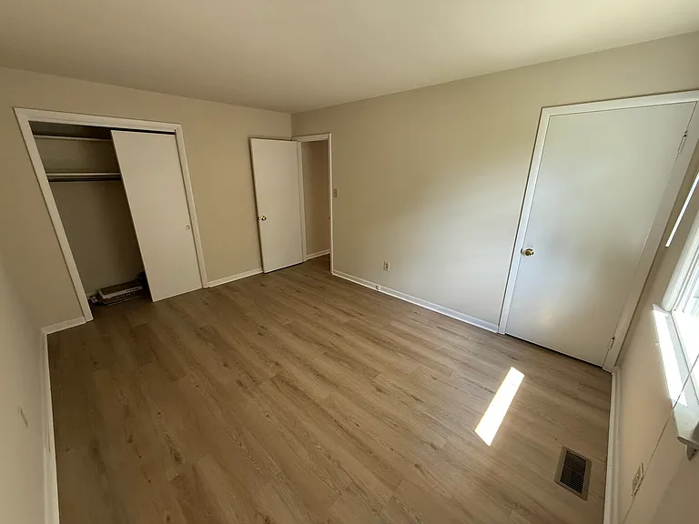 Spacious bedroom