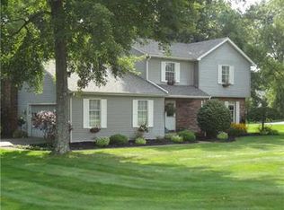 3227 Greentree Cir, New Castle, PA 16105