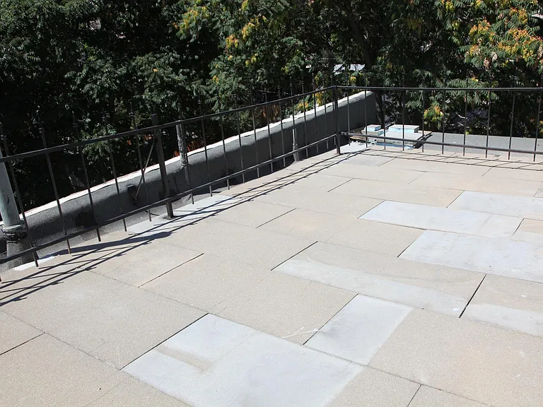 Rooftop Patio!
