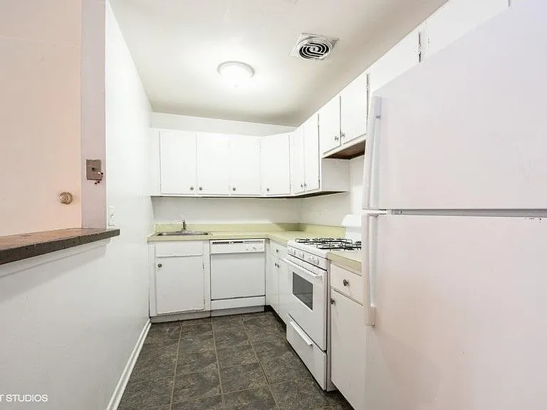 2921 N Sheffield Ave #2S — Photo 7