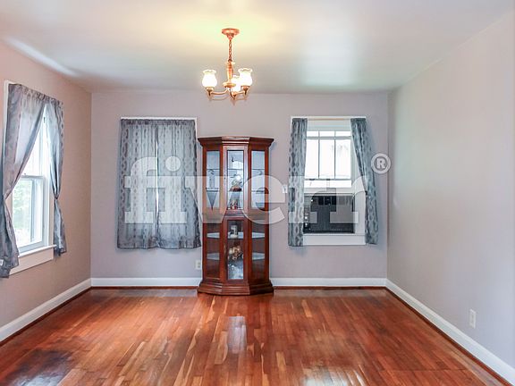 3rd image of 510 Malone Cir