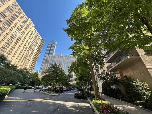 Sold by E Realty International Corp | media 13