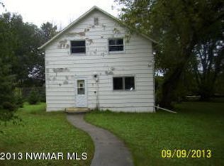 405 Riverview Dr SE, Warroad, MN 56763