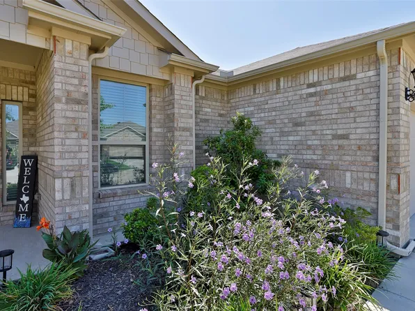 10521 Summer Place Ln, Fort Worth, TX 76140