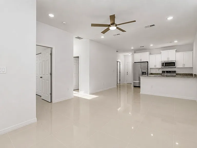 303 Homer Ave S — Photo 3