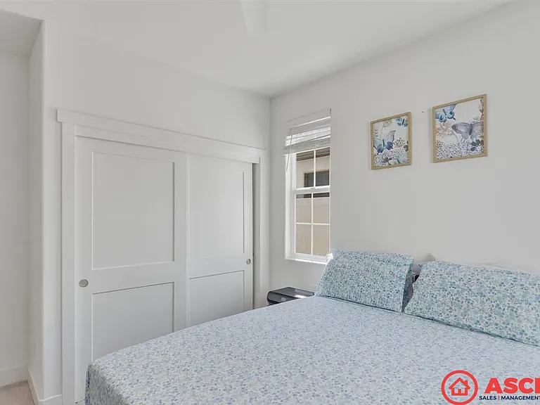 14709 Bromshire St — Photo 10
