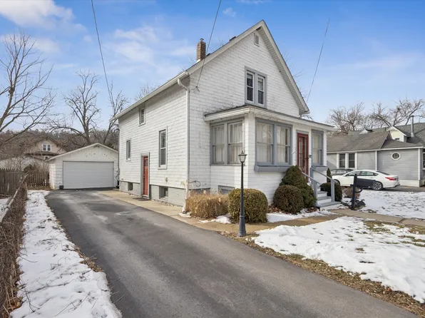 21 Division St, Algonquin, IL 60102