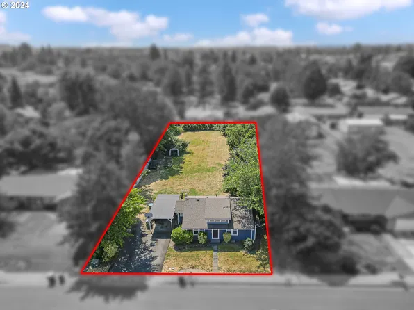 3100 E Crestview Dr, Newberg, OR 97132