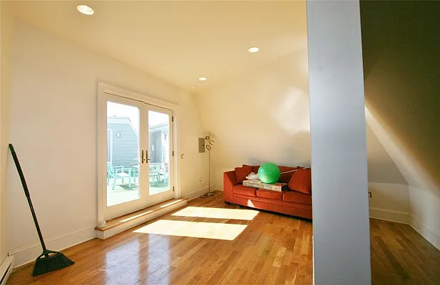 Rented by R New York | media 62