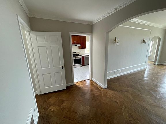 2nd image of 2125 15th Ave