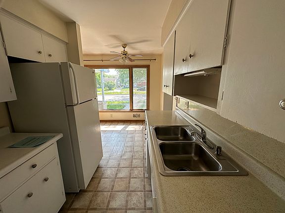3rd image of 1250 Saint Paul Ave