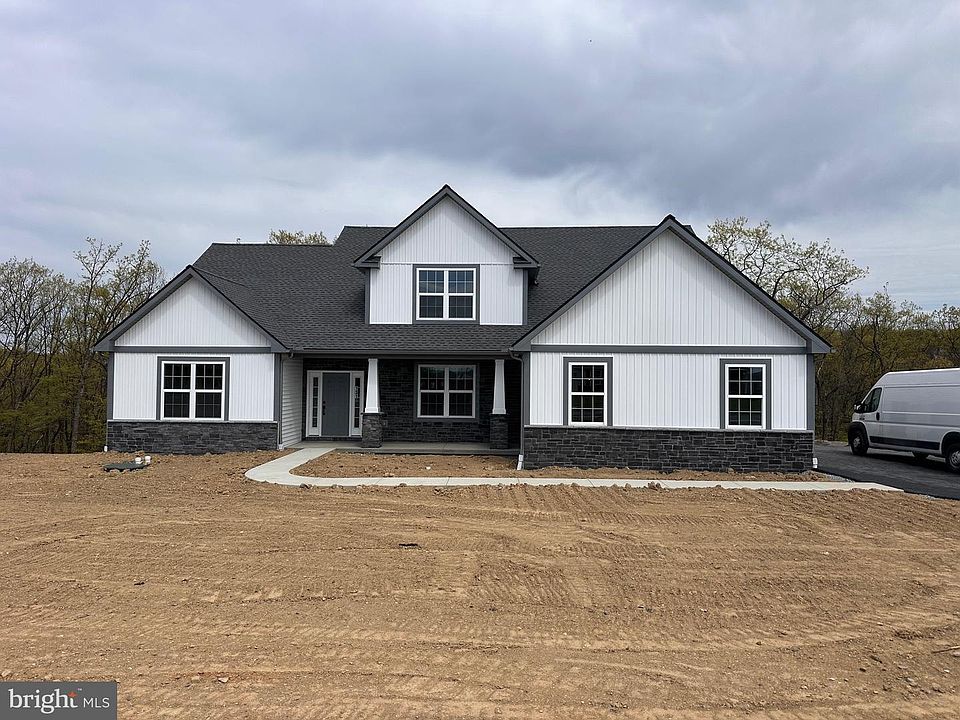 1st image of 131 Portia Blvd