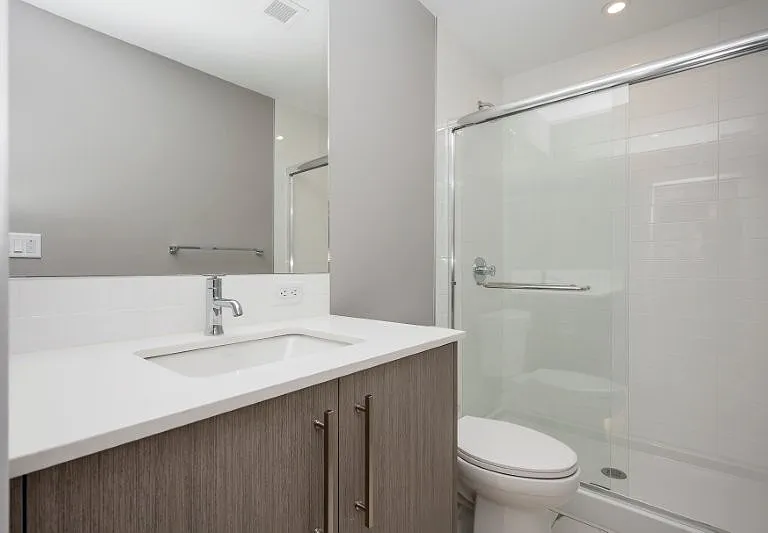 310 15th Ave SW #106 — Photo 5