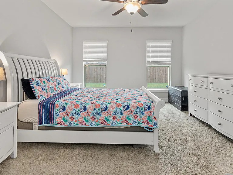 289 Lake Pride Dr — Photo 9