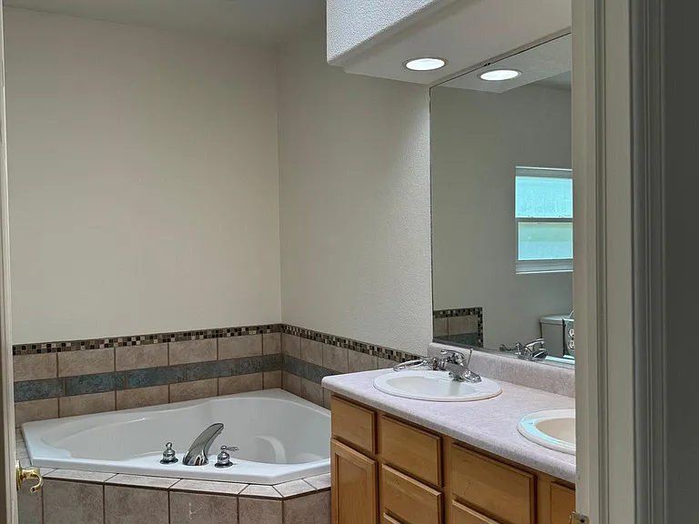 2651 Sunset Pl — Photo 10
