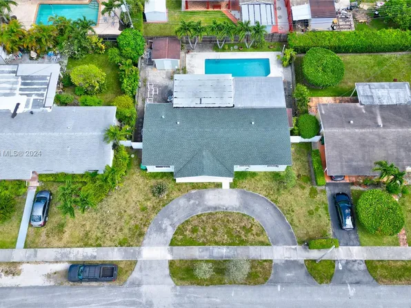 9341 SW 26th St, Miami, FL 33165
