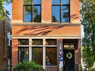 1707 W Nelson St, Chicago, IL 60657