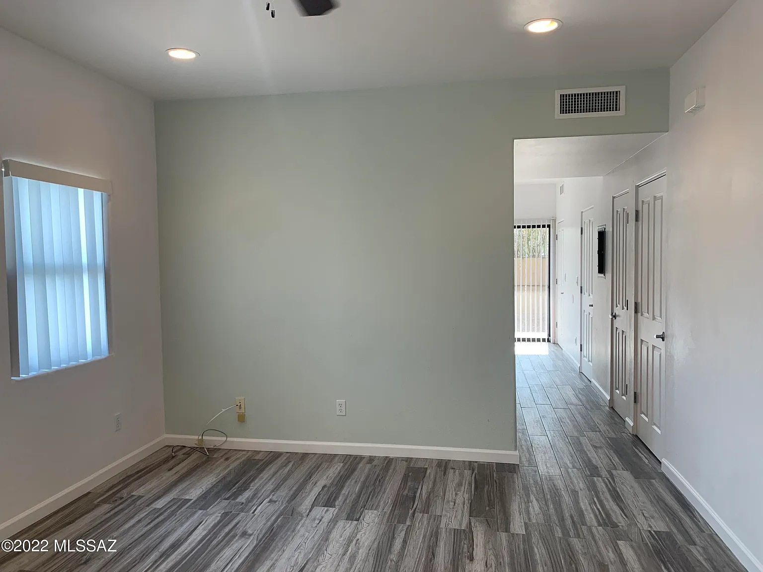 2 bed, 2.5 bath, 1200 sqft, $1,495 — Photo 4
