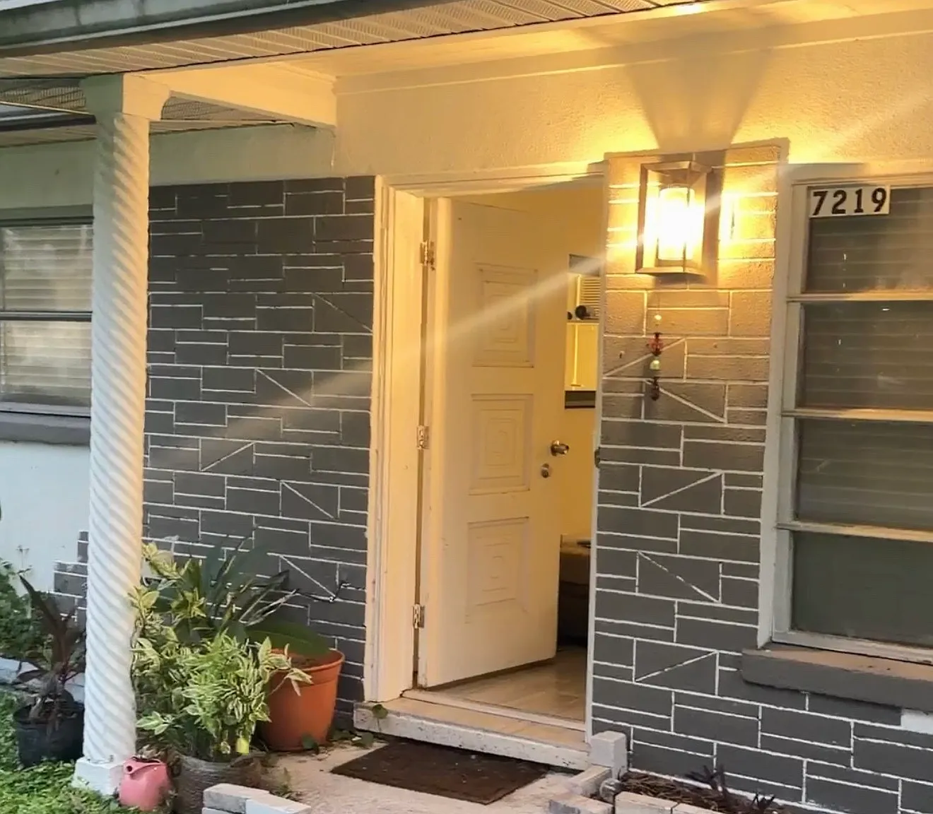 2 bed, 864 sqft, $1,650 — Photo 1