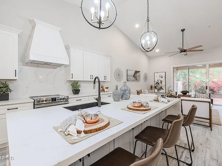 8941 E Maple Dr — Photo 31