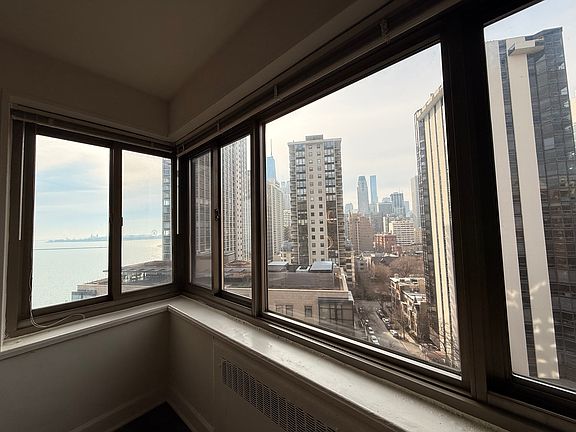 4th image of 1348 N Lake Shore Dr #1619