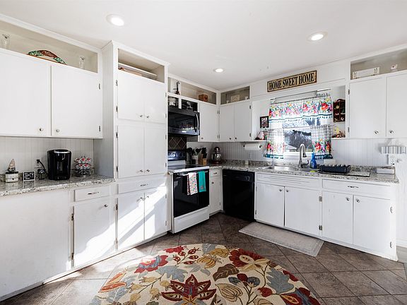 3rd image of 814 Hopeful Rd