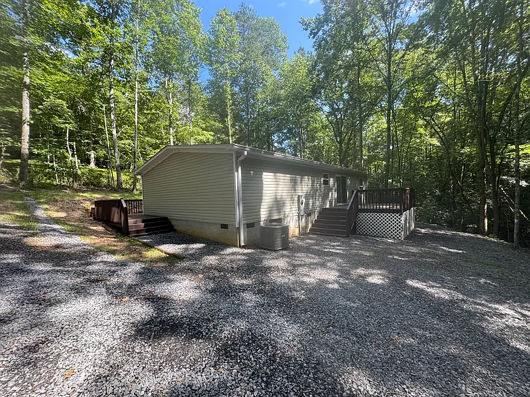 1254 Friendship Church Rd — Photo 4